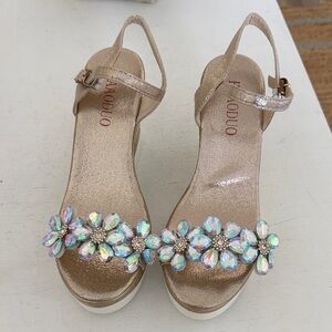 Jewel wedges nwot